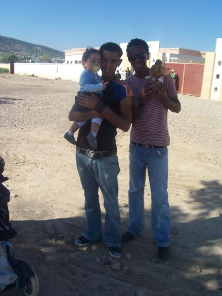 hadi  bnte  zakaria ou  7na 3mamha